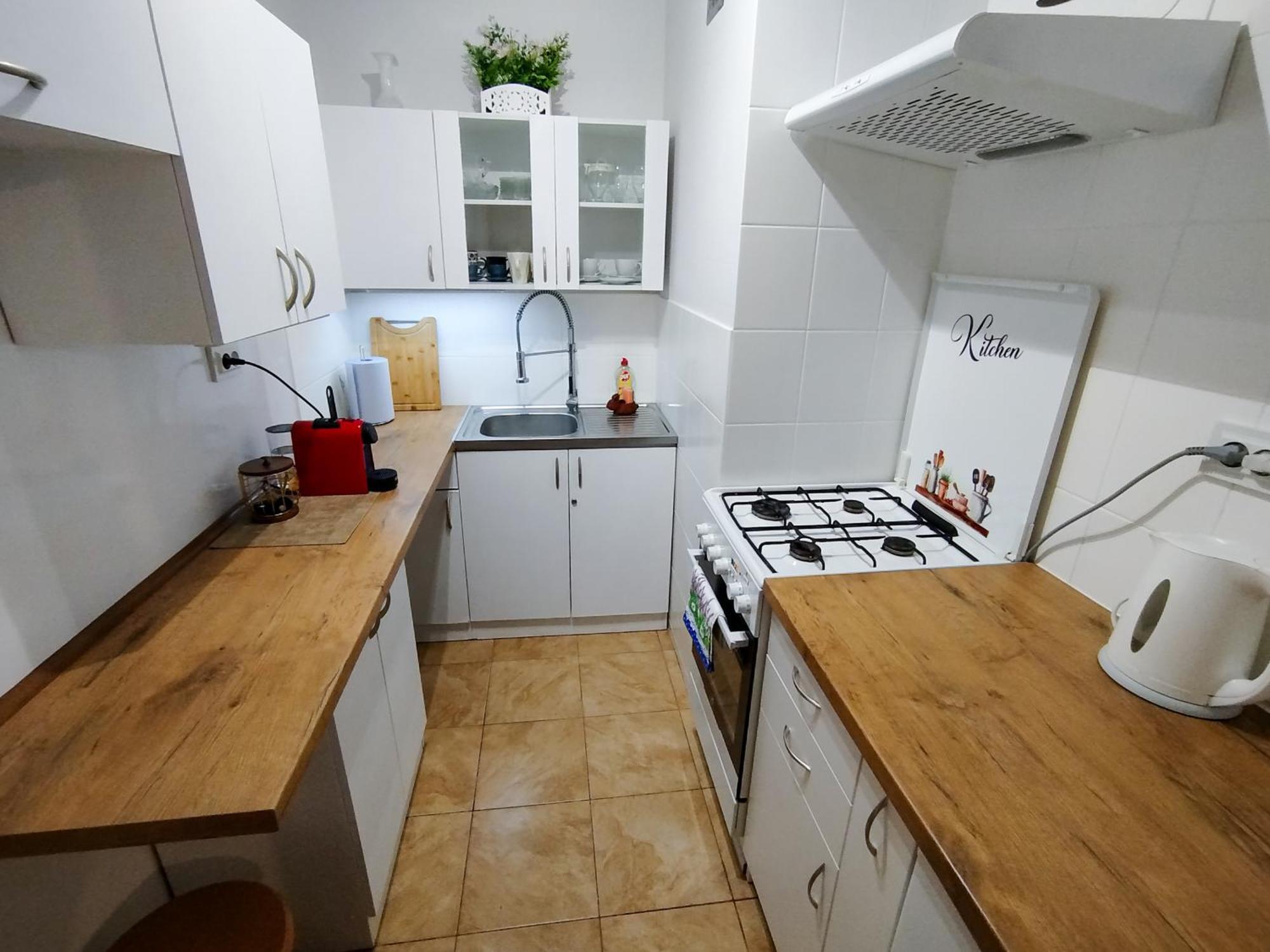 New Fifth Apartment *