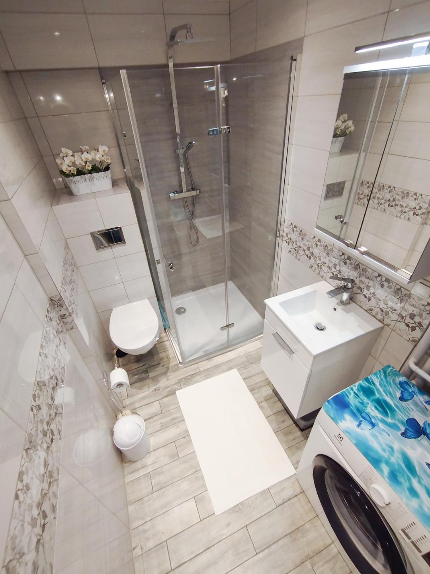 New Fifth Apartment *